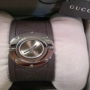 Authentic Gucci Twirl Watch, with papers/box